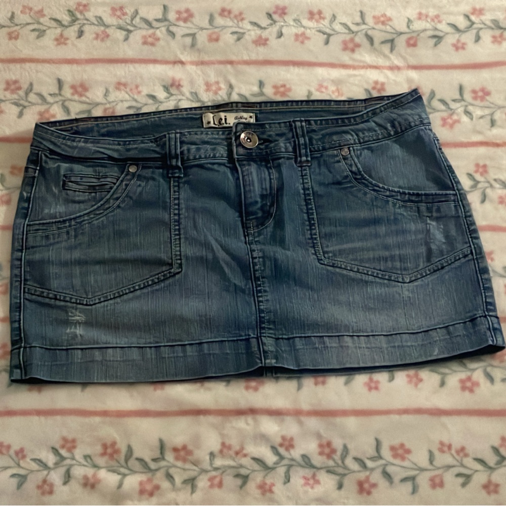 Stylish Denim Mini Skirt